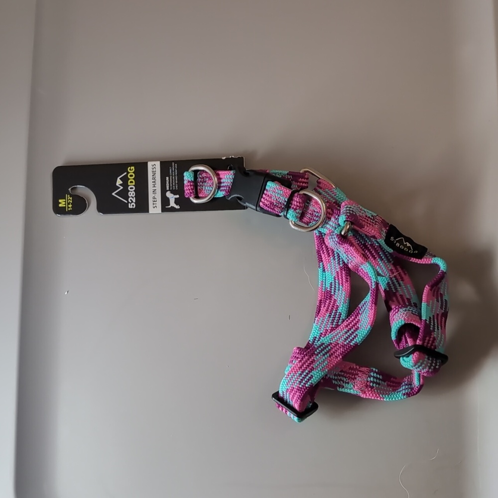 NWT 5280DOG harness Size Medium
